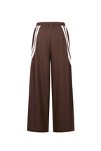Gimme Straight Pants: Comfortable, Stylish, and Sporty